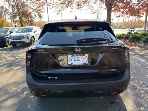 New 2026 Nissan Kicks SV w/ SV Premium Package image 6