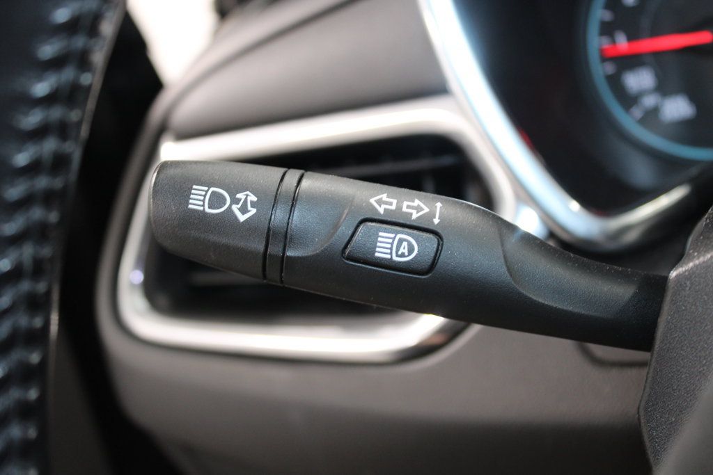 Used 2019 Chevrolet Equinox LT w/ LPO, Cargo Package FWD image 27