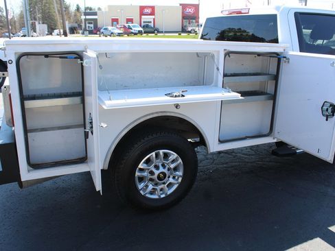 Used 2024 Chevrolet Silverado 2500 LT w/ Convenience Package image 37