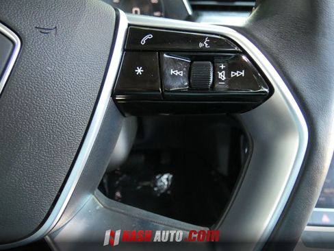 Used 2021 Audi e-tron Premium w/ Convenience Plus Package AWD/4WD image 61
