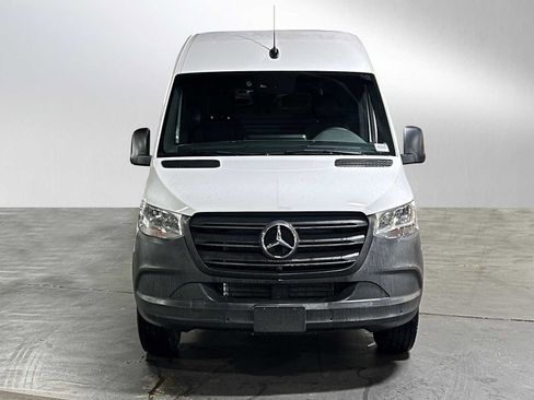 Used 2024 Mercedes-Benz Sprinter 2500 image 8