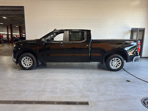 Used 2019 Chevrolet Silverado 1500 LT w/ All-Star Edition AWD/4WD image 2
