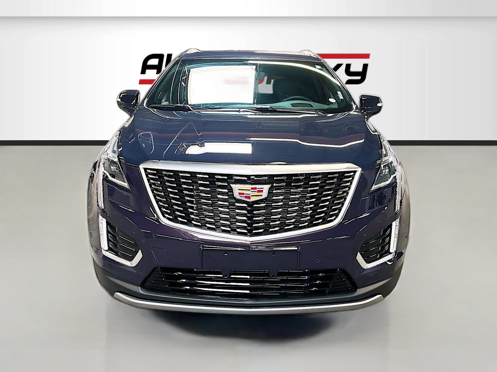 Used 2025 Cadillac XT5 Premium Luxury w/ Technology Package AWD/4WD image 2