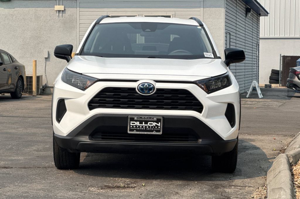 Used 2022 Toyota RAV4 LE AWD/4WD image 12