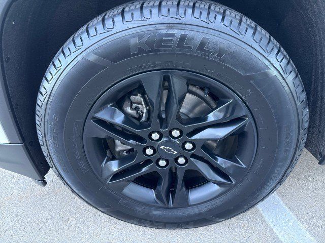 Used 2022 Chevrolet Traverse LS w/ Midnight/Sport Edition FWD image 12