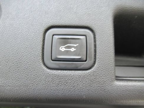 Used 2020 Chevrolet Equinox LT w/ Midnight Edition FWD image 37