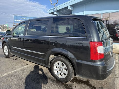 Used 2012 Chrysler Town & Country Touring w/ Entertainment Group #1 image 3