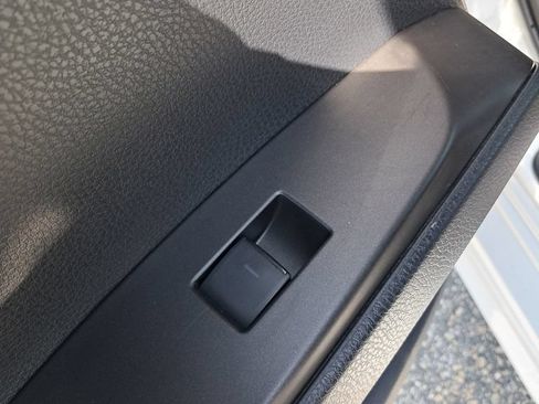 Used 2023 Toyota Camry SE FWD image 18
