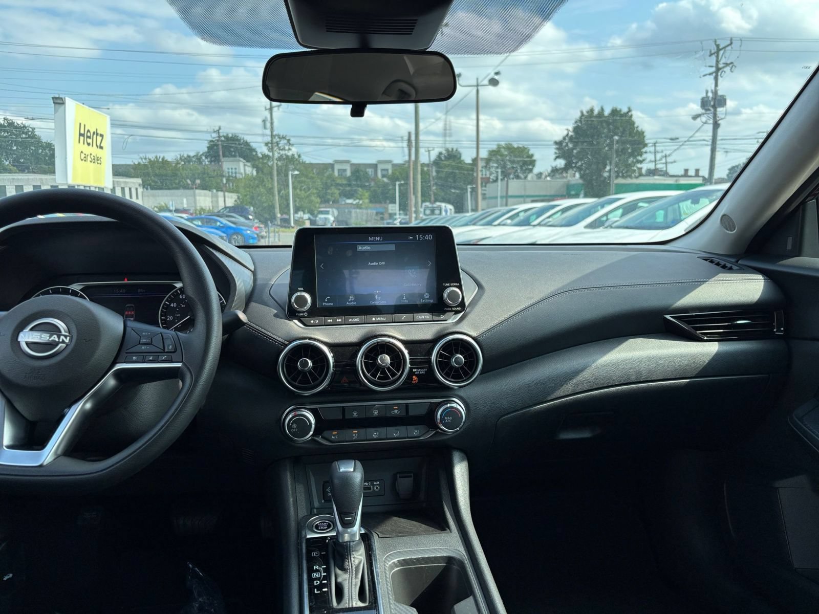 Used 2025 Nissan Sentra SV FWD image 32