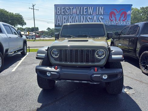 Used 2025 Jeep Gladiator Mojave AWD/4WD image 2
