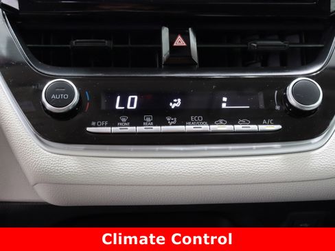 Certified 2025 Toyota Corolla LE image 18