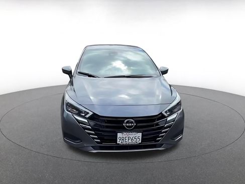 Used 2025 Nissan Versa SV FWD image 4