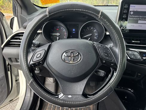 Used 2019 Toyota C-HR XLE image 27
