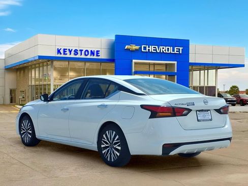 Used 2025 Nissan Altima 2.5 SV FWD image 5