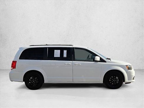 Used 2019 Dodge Grand Caravan GT FWD image 4