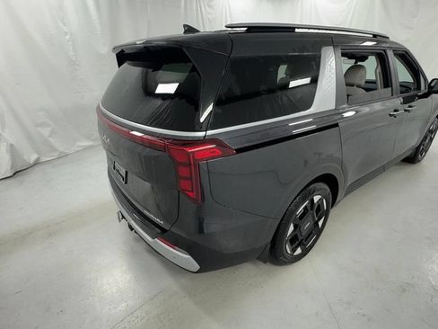 New 2026 Kia Carnival EX FWD image 3