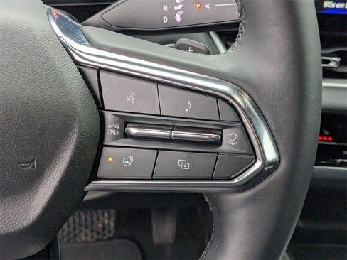 Used 2025 Chevrolet Equinox LT image 19