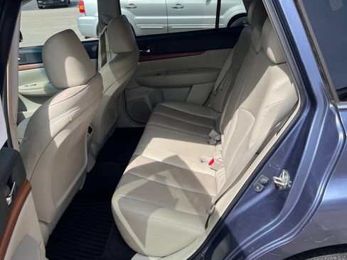 Used 2013 Subaru Outback 2.5i Limited w/ Moonroof Pkg image 14