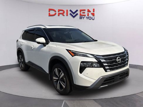 Used 2025 Nissan Rogue SL w/ SL Premium Package FWD image 1