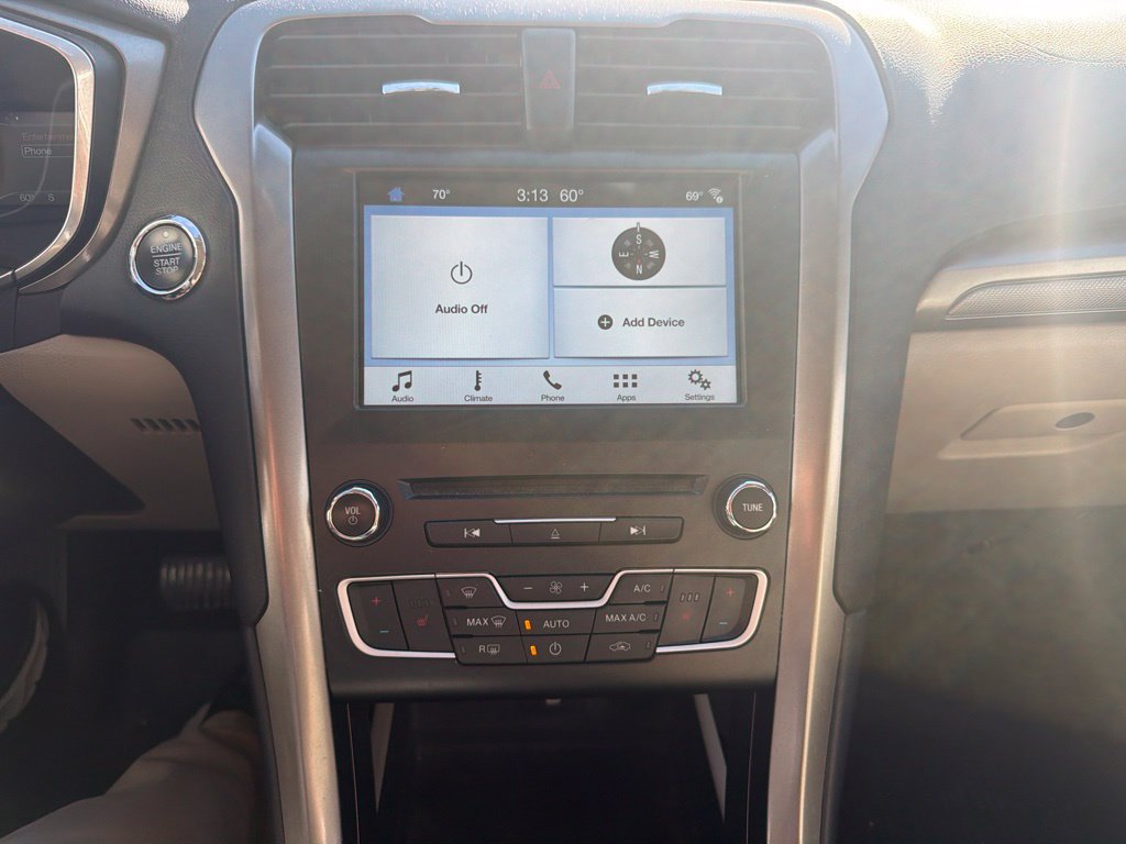 Used 2017 Ford Fusion SE w/ Fusion SE Technology Package FWD image 14