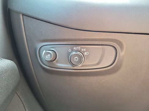 Used 2022 Chevrolet Equinox LT FWD image 25