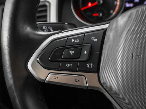 Used 2020 Volkswagen Atlas Cross Sport SE w/ Towing Package image 28