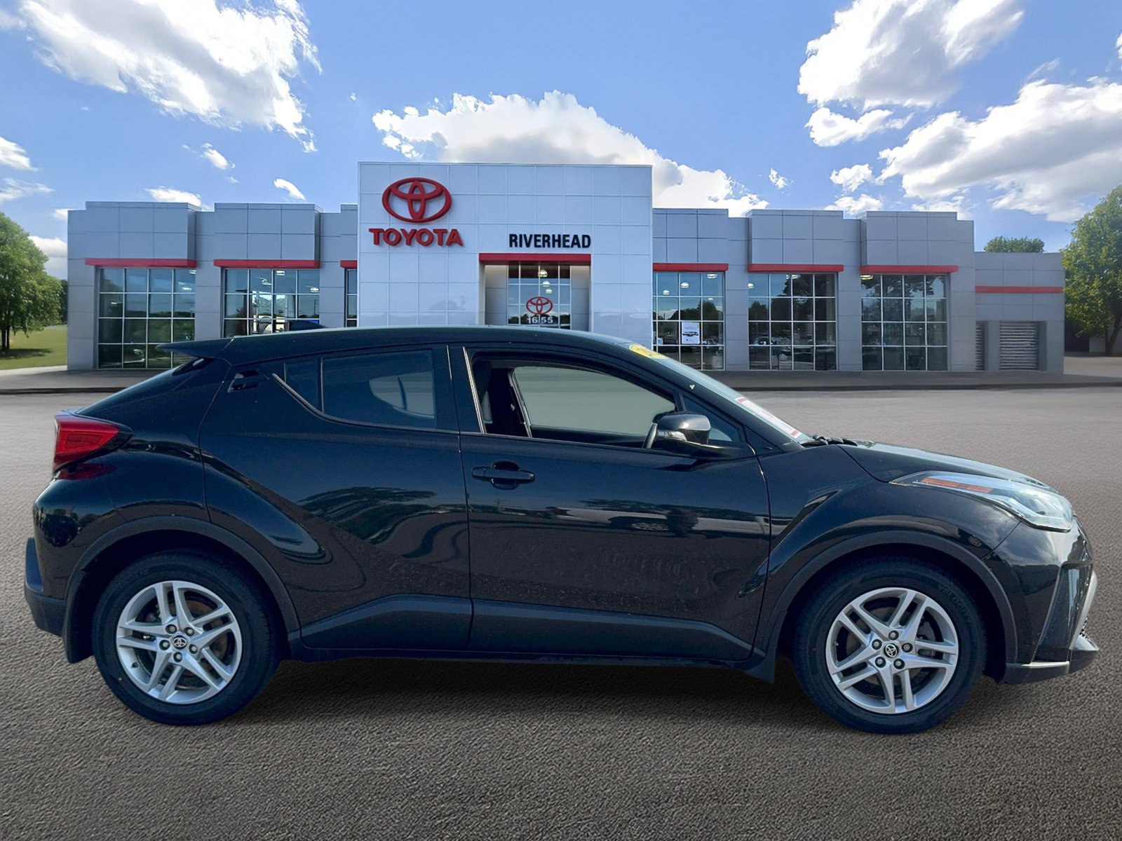 Certified 2021 Toyota C-HR LE FWD image 4