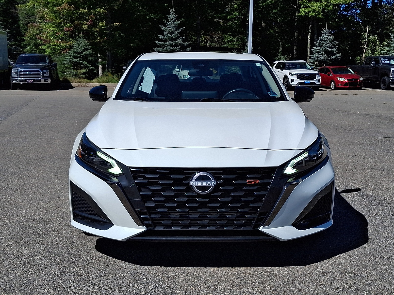 Used 2023 Nissan Altima 2.0 SR FWD image 2