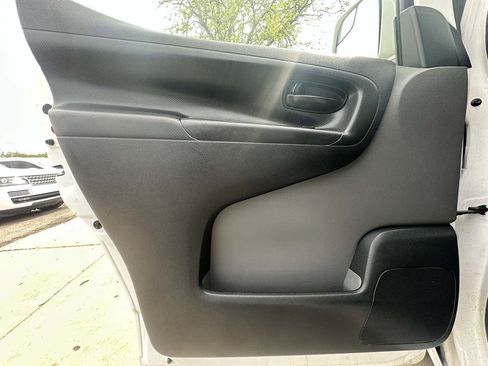 Used 2017 Nissan NV200 SV w/ Back Door Glass Package image 10