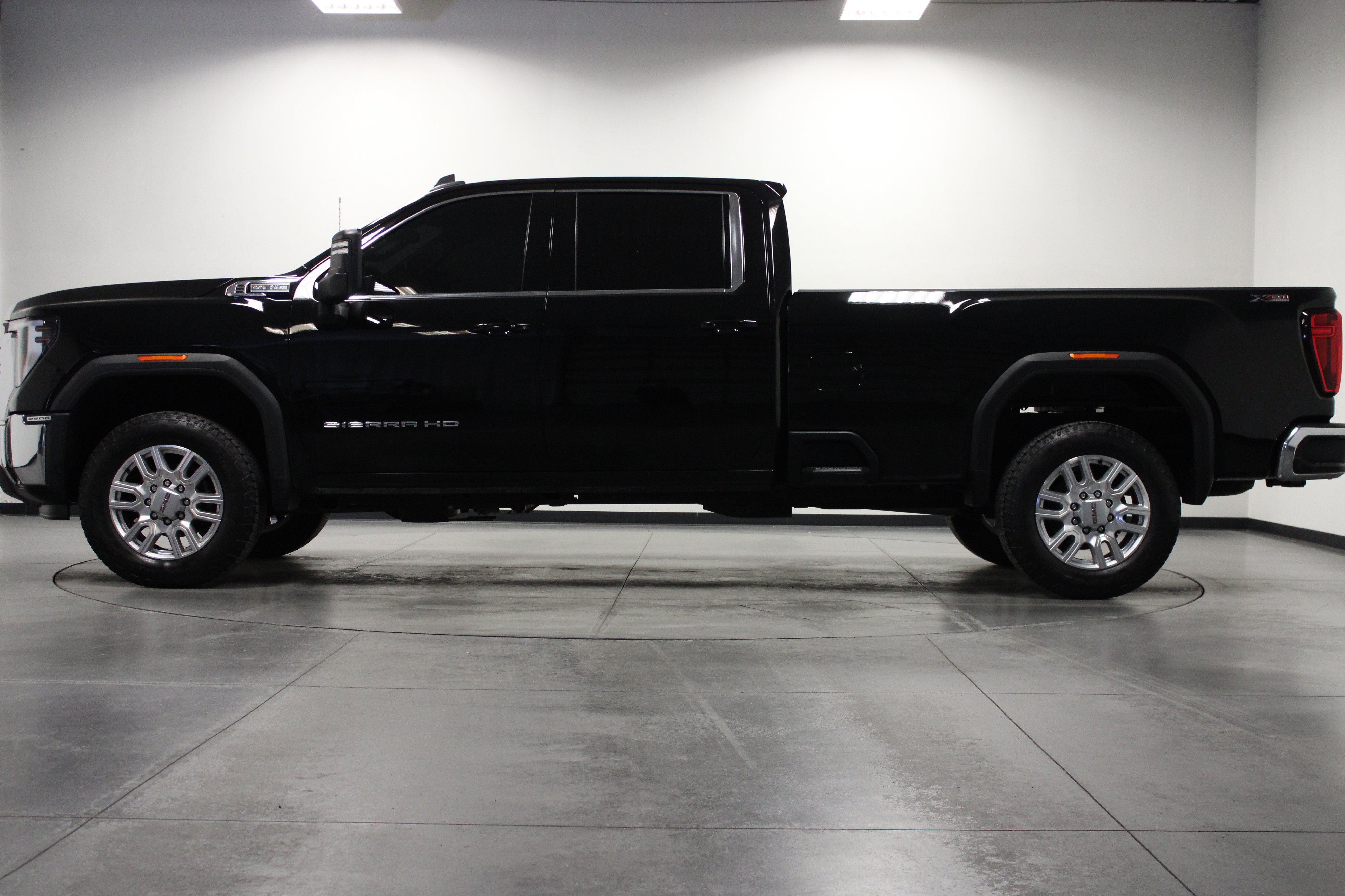 Used 2024 GMC Sierra 2500 SLE AWD/4WD image 7