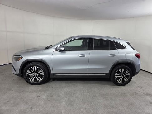 Certified 2025 Mercedes-Benz GLA 250 image 7