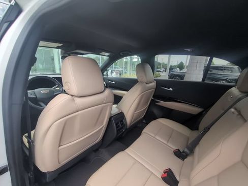 Used 2024 Cadillac XT4 Luxury w/ Cold Weather Package FWD image 28