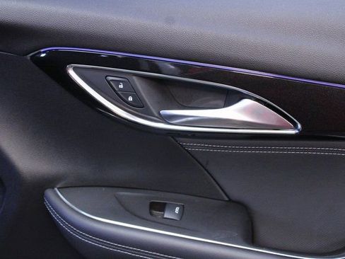 Used 2024 Buick Envision Preferred image 9