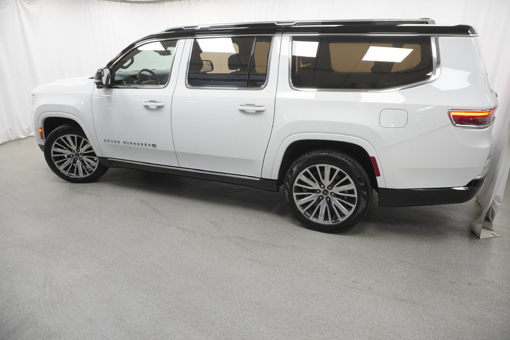 Used 2023 Jeep Grand Wagoneer L Series III w/ HD Trailer Tow Package AWD/4WD image 31