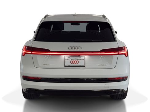 Used 2023 Audi e-tron Premium w/ Convenience Plus Package image 10