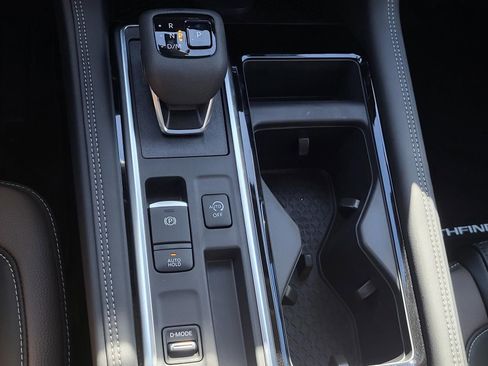 New 2026 Nissan Pathfinder Platinum image 26