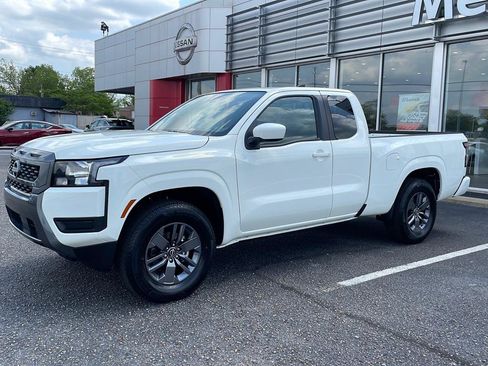 New 2025 Nissan Frontier SV image 5