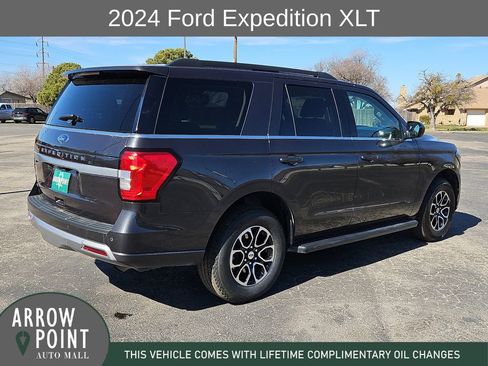 Used 2024 Ford Expedition XLT image 12