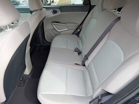 Certified 2025 Kia Soul LX w/ LX Technology Package image 23