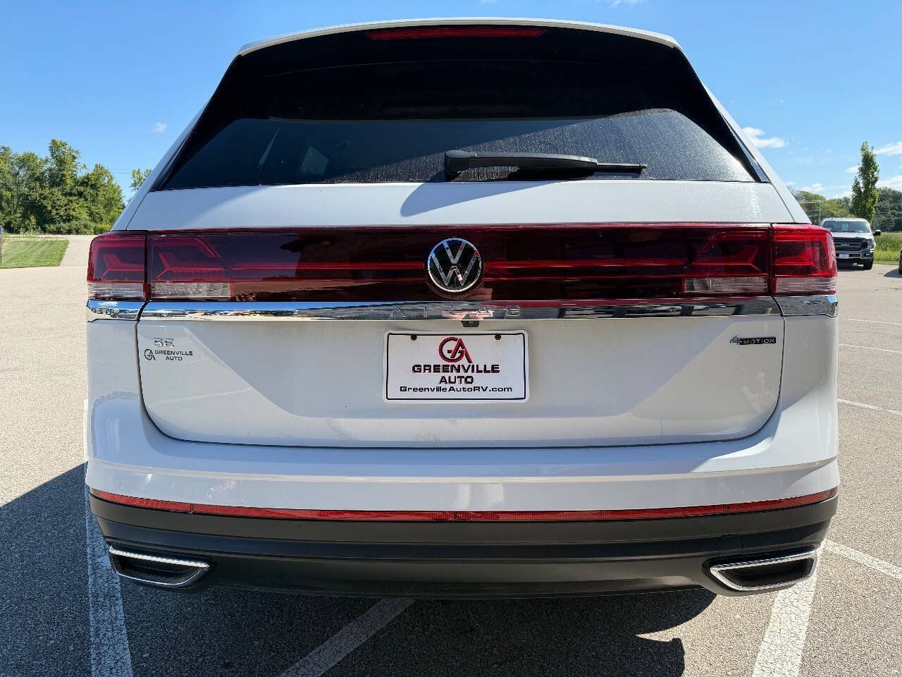 Used 2024 Volkswagen Atlas SE AWD/4WD image 5