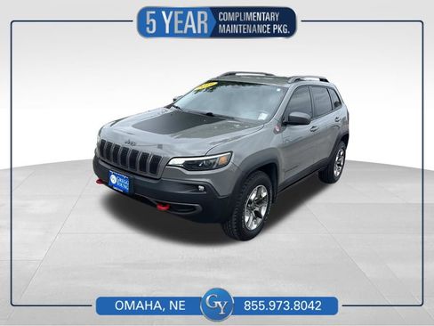 Used 2019 Jeep Cherokee Trailhawk w/ Cold Weather Group AWD/4WD image 1