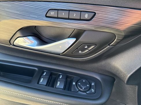 Certified 2024 GMC Terrain SLT w/ Infotainment Package II image 39