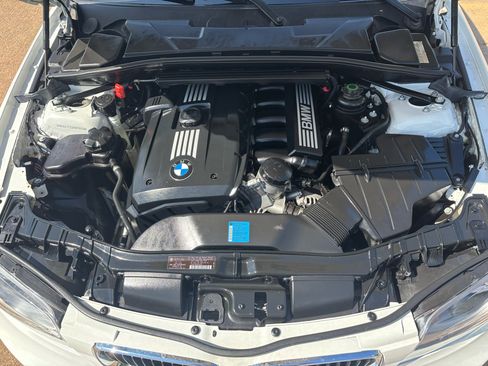 Used 2011 BMW 128i Convertible image 34