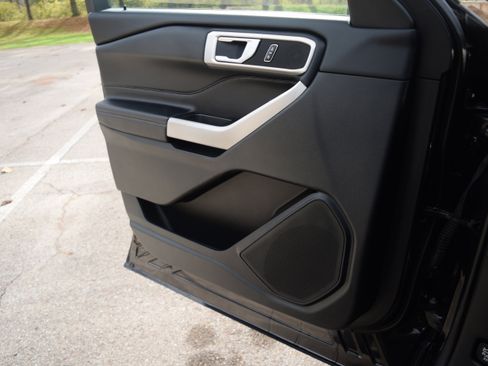 Used 2023 Ford Explorer XLT w/ Equipment Group 202A image 21