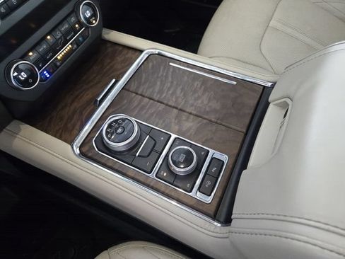 Used 2020 Ford Expedition Platinum AWD/4WD image 22