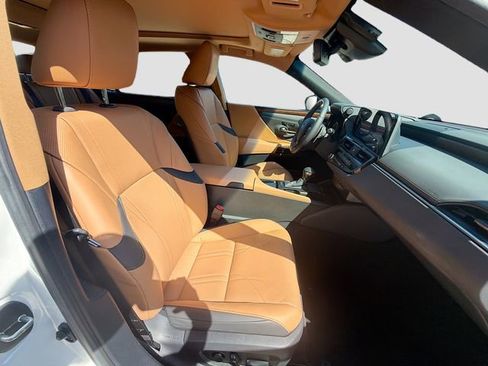 Used 2025 Lexus ES 350 Ultra Luxury w/ Accessory Package (Z1) image 15