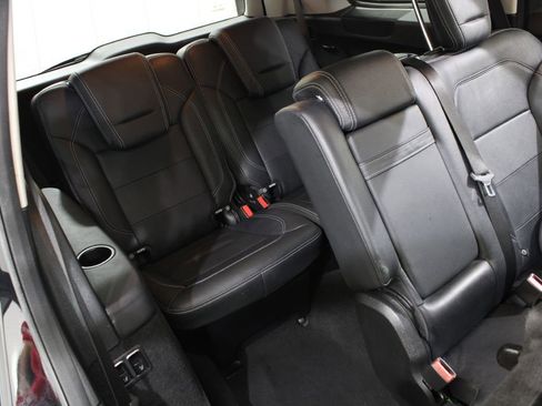 Used 2015 Mercedes-Benz GL 550 4MATIC image 32