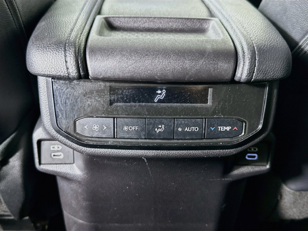 Used 2025 Toyota Grand Highlander FWD image 25