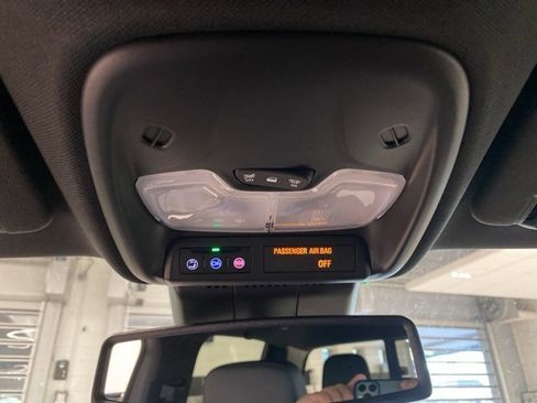 New 2025 Chevrolet Colorado LT w/ LT Convenience Package image 17