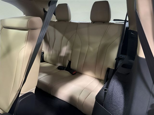 Used 2023 Acura MDX w/ Technology Package FWD image 34